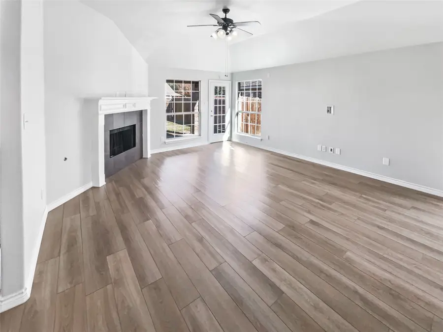 4645 Golden Yarrow Drive, Fort Worth, TX 76244 - Image #3