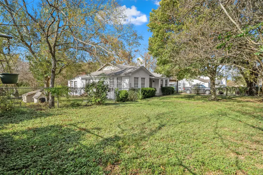 633 Haverhill Lane, Dallas, TX 75217 - Image #2