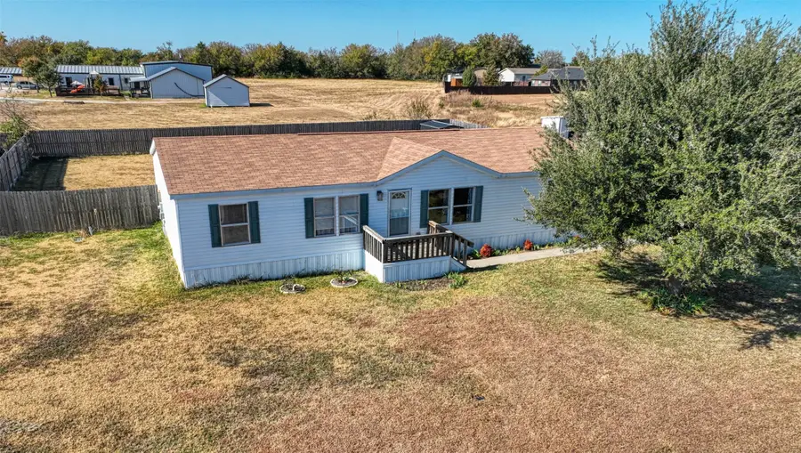 311 Glenwood Street, Gainesville, TX 76240 - Image #2