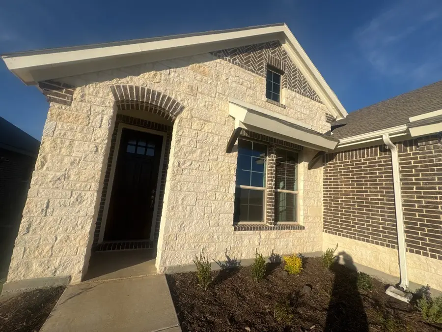 3525 Helena Street, Gainesville, TX 76240 - Image #2