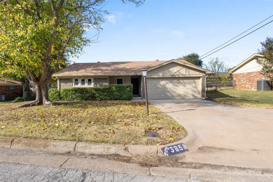 3858 Cartist Drive, Fort Worth, TX 76116 - Image #2