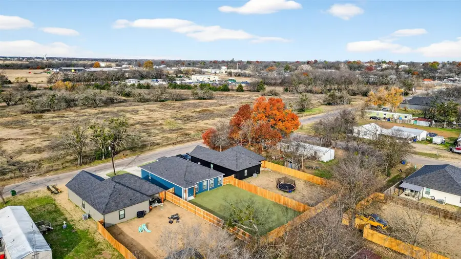 506 Broadway Street, Whitesboro, TX 76273 - Image #2