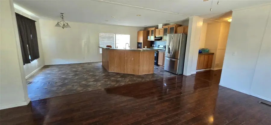 8253 Hutcheson Hill Road, Springtown, TX 76082 - Image #2