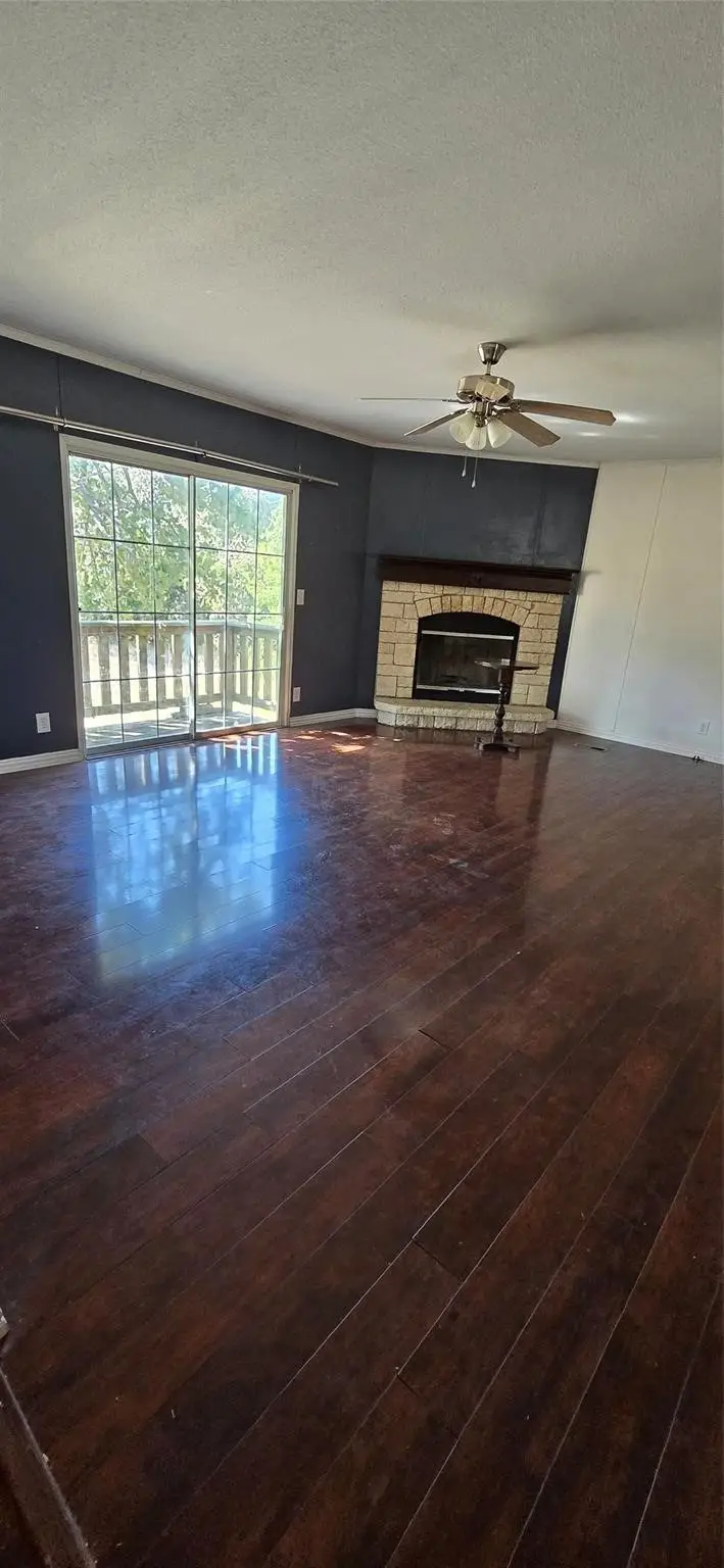 8253 Hutcheson Hill Road, Springtown, TX 76082 - Image #3