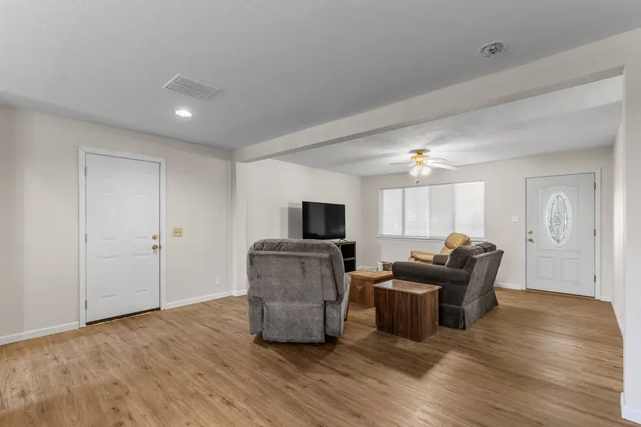 2010 Burroughs Street, Wichita Falls, TX 76309 - Image #3