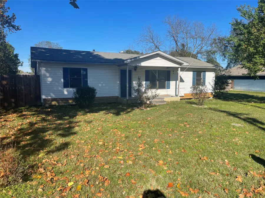 301 Walnut Street, Chandler, TX 75758 - Image #2