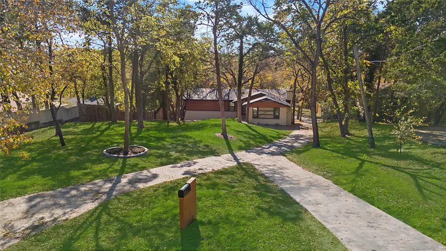 2510 Gladiolus Lane, Dallas, TX 75233 - Image #2