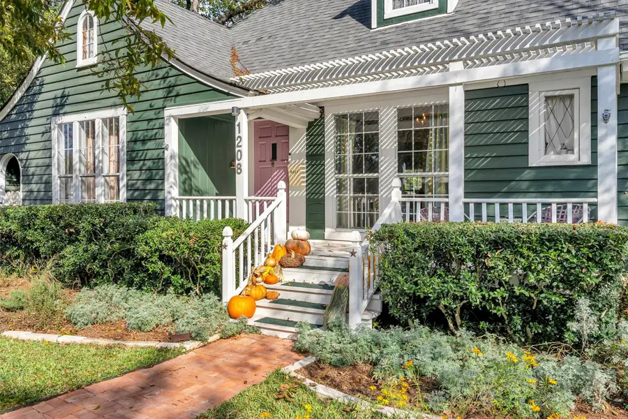 1208 Martha Street, Waxahachie, TX 75165 - Image #2