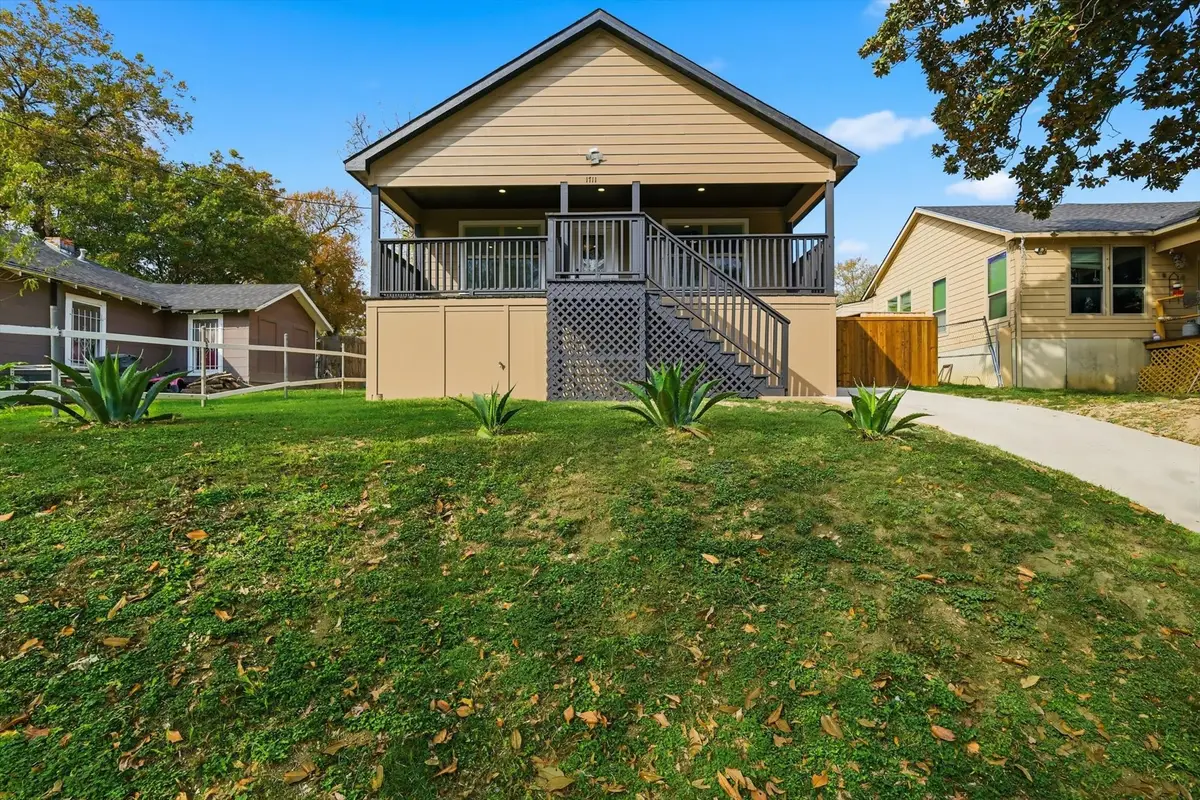 1711 E Waco Avenue, Dallas, TX 75216 - Image #1