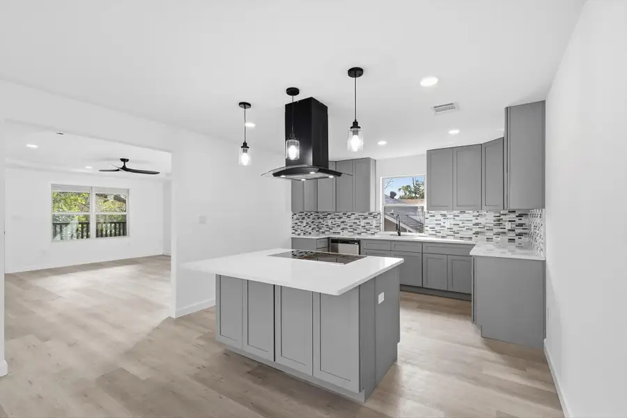 1711 E Waco Avenue, Dallas, TX 75216 - Image #3