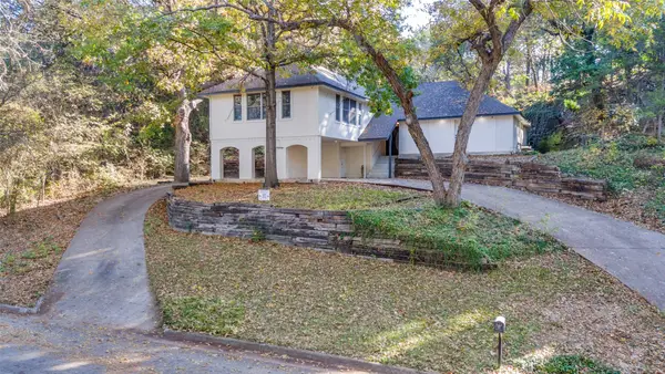 902 Sleepy Hollow Drive, Cedar Hill, TX 75104