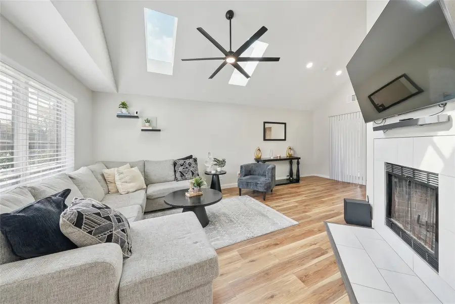 4229 Phoenix Drive, Carrollton, TX 75010 - Image #3