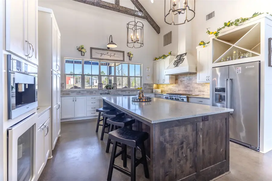 555 Hunt Drive, Gladewater, TX 75647 - Image #3