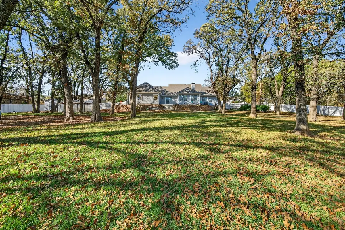 380 Crescent Drive, Pottsboro, TX 75076 - Image #1