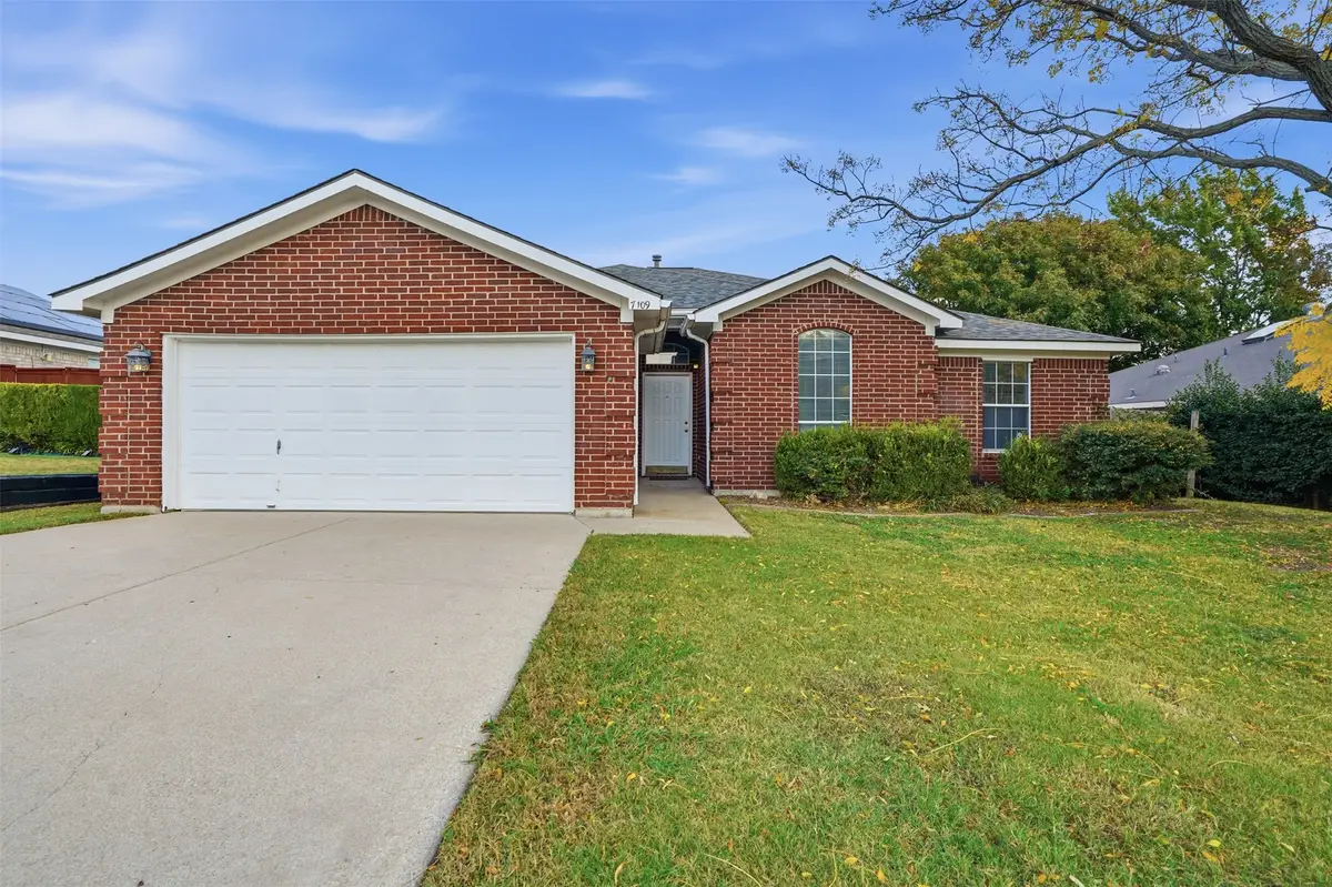 7109 Lost Horizon Drive, Benbrook, TX 76126 - Image #1