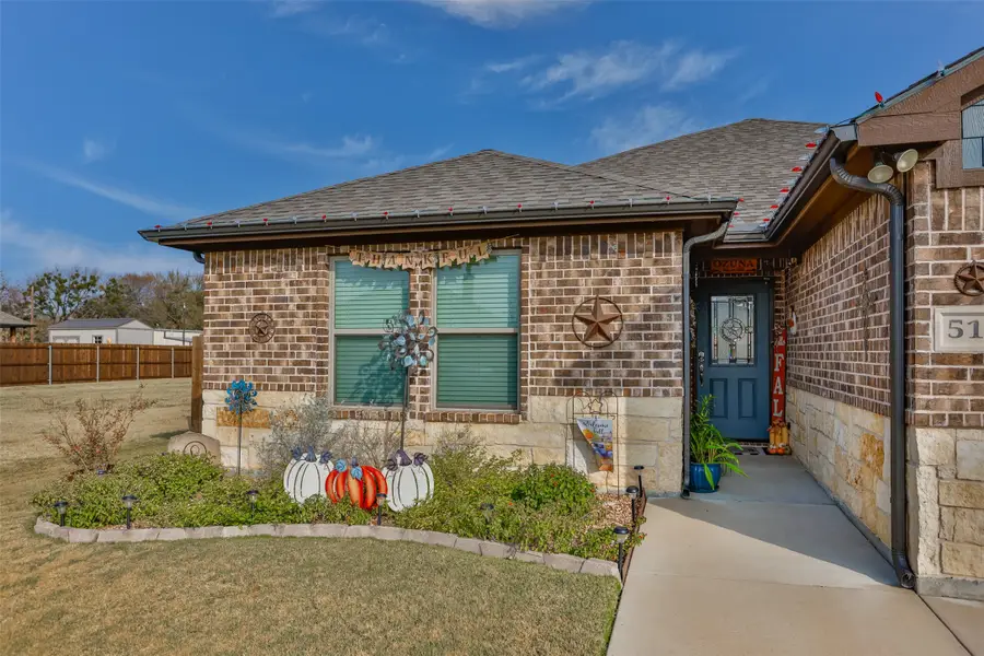 513 Pathfinder Street, Collinsville, TX 76233 - Image #2