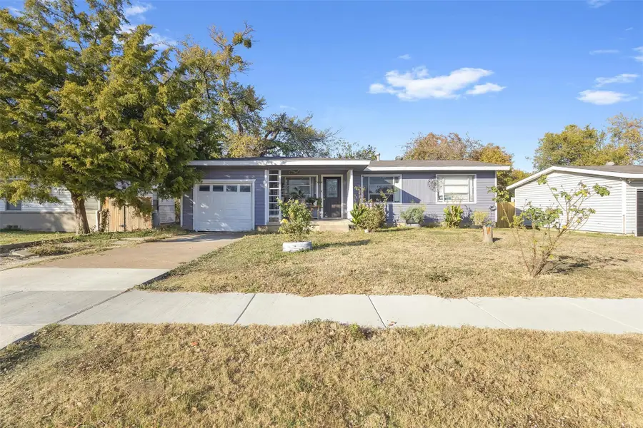 1202 Huddleston Drive, Grand Prairie, TX 75050 - Image #2