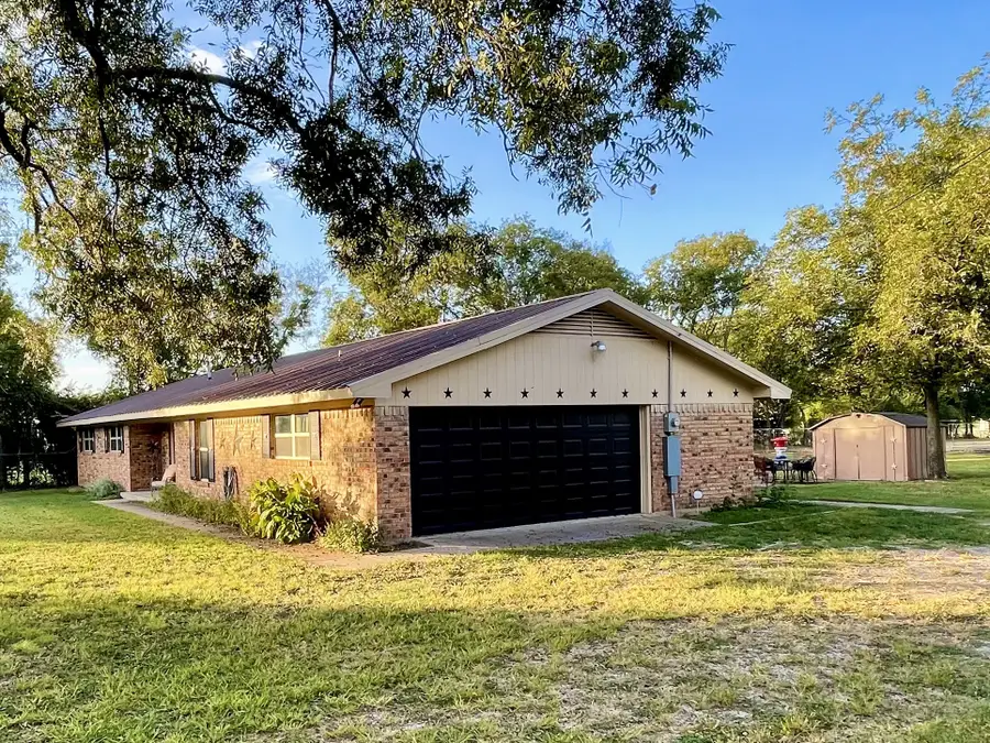 945 Brickyard Road, West, TX 76691 - Image #3