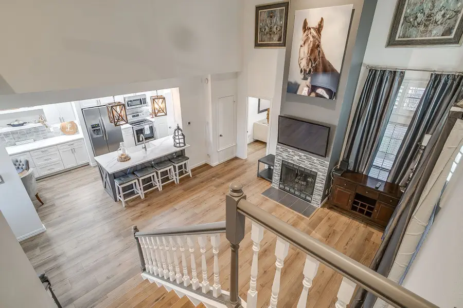 221 Cimarron Trail #1, Irving, TX 75063 - Image #2