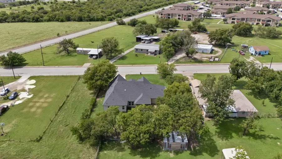 206 Hix Road, Cleburne, TX 76031 - Image #3