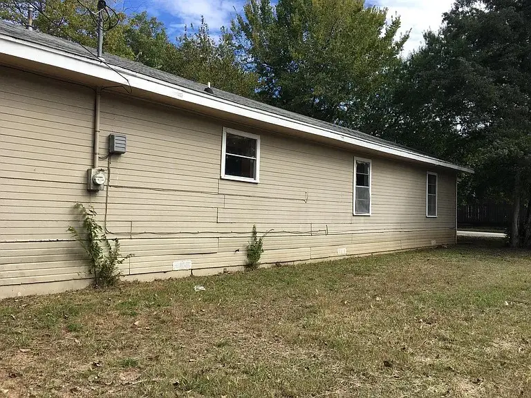 582 SW 1st, Paris, TX 75460 - Image #2