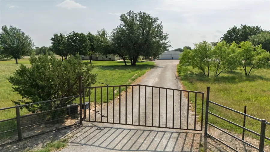2387 County Road 2021, Glen Rose, TX 76043 - Image #2