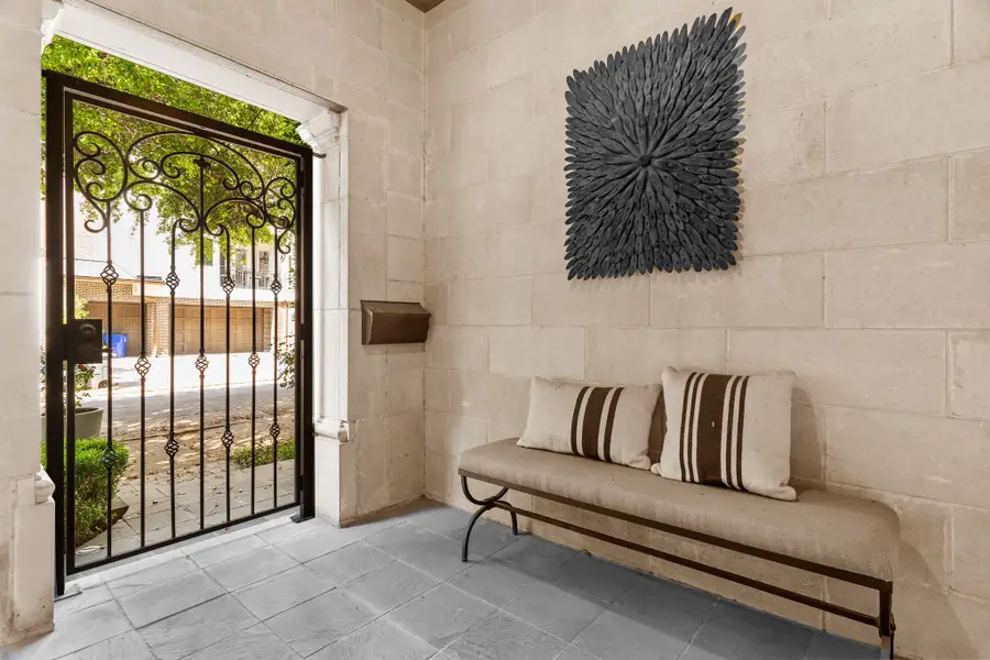 2222 Worthington Street, Dallas, TX 75204 - Image #2