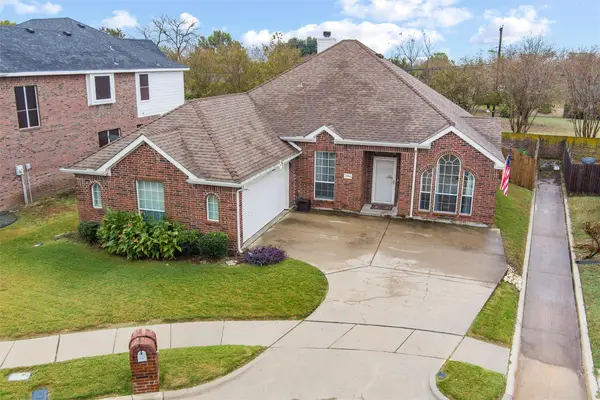 304 Briar Cove Circle, Red Oak, TX 75154