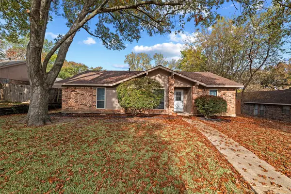425 Country View Lane, Garland, TX 75043