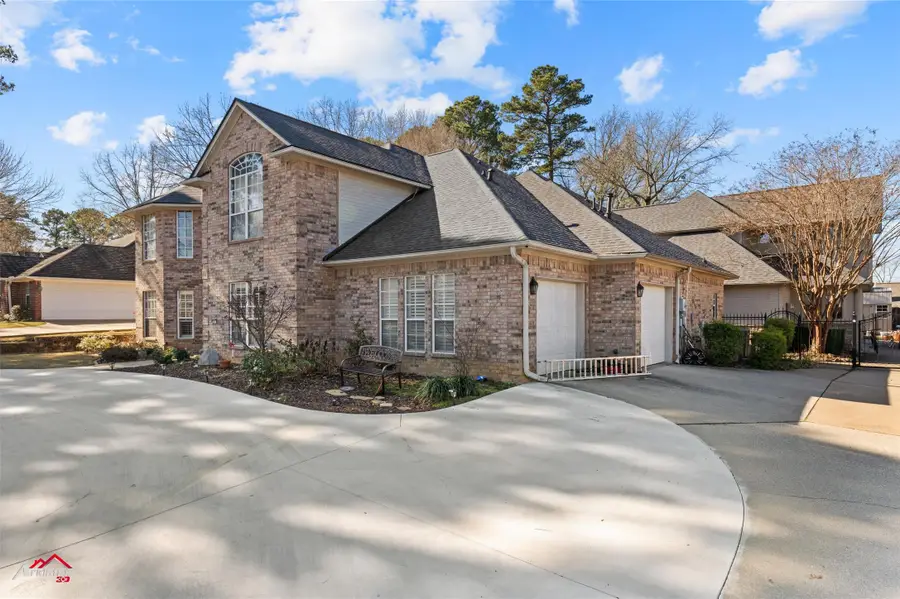 3815 Holly Ridge Dr, Longview, TX 75605 - Image #2