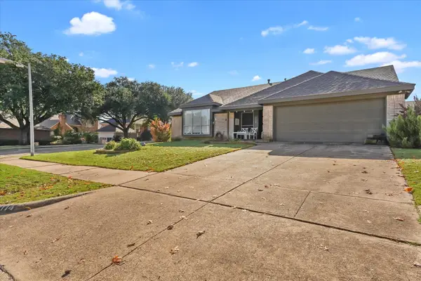 8114 Azzurra Drive, Rowlett, TX 75089