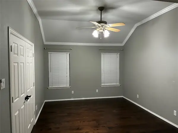 520 Kelley Court, Fort Worth, TX 76120