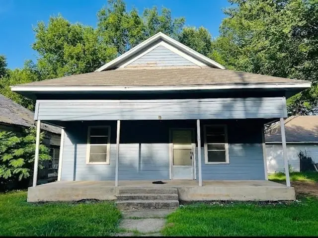 320 NW 9th St, Paris, TX 75460 - Image #1