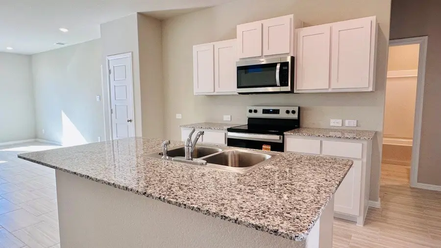 3013 Maple Orchard Lane, Fort Worth, TX 76140 - Image #2