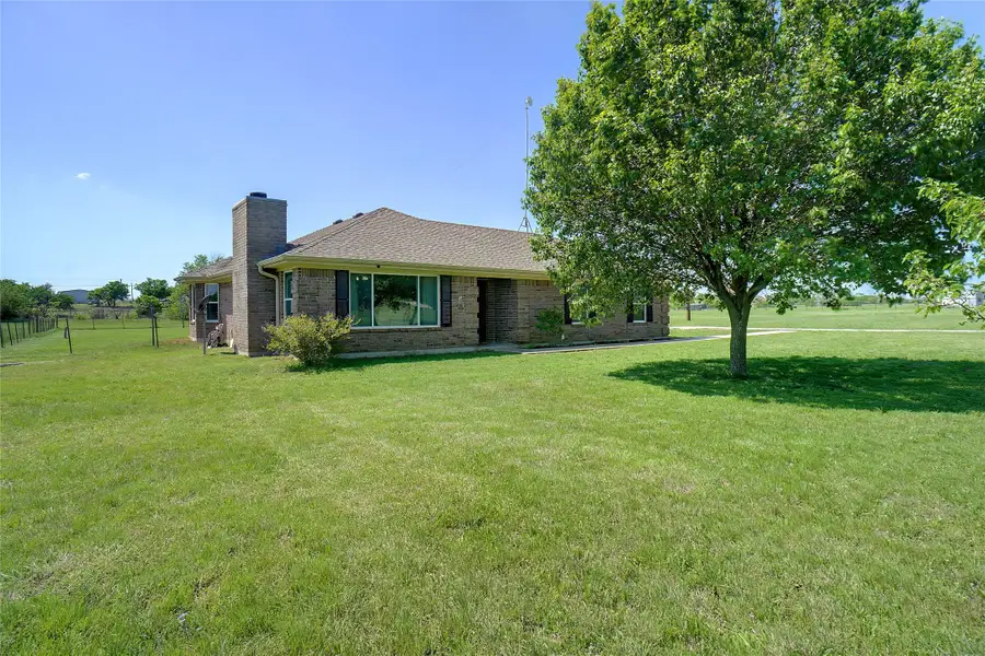 130 Longbranch Drive, Decatur, TX 76234 - Image #3