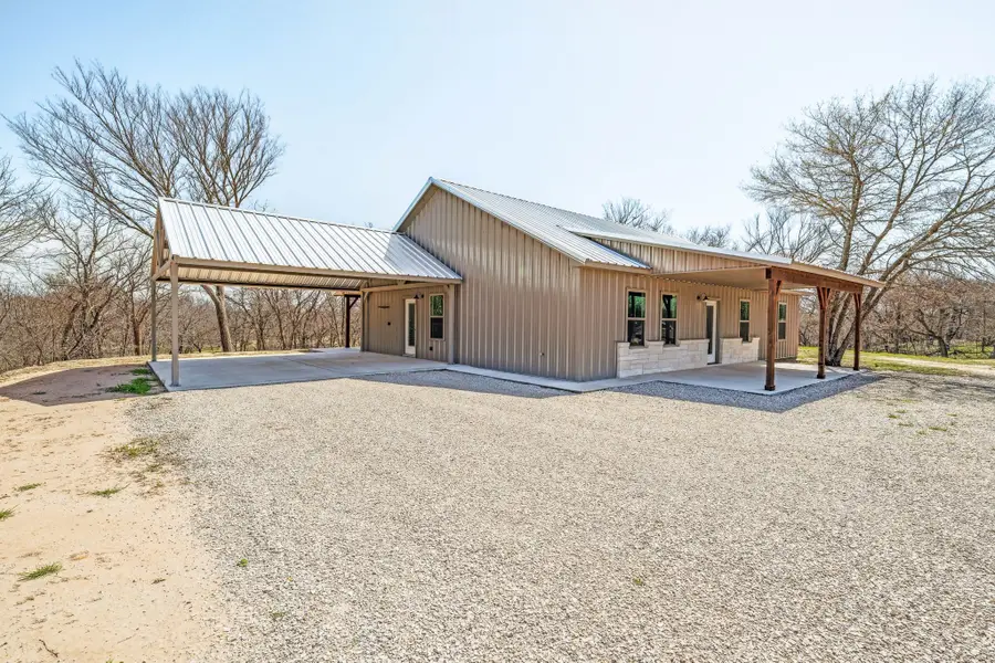 1704 E Fm 1188, Bluff Dale, TX 76433 - Image #2