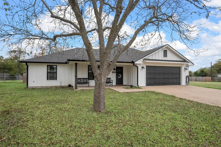 208 Ferguson Drive, Woodway, TX 76712 - Image #2