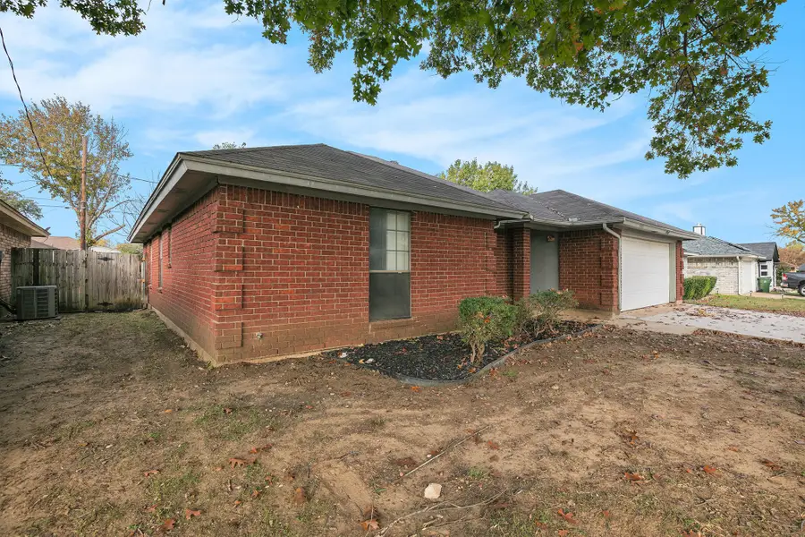 6410 Running Creek Drive, Arlington, TX 76001 - Image #2