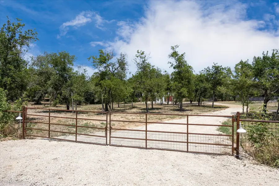1549 County Road 180, Stephenville, TX 76401 - Image #2