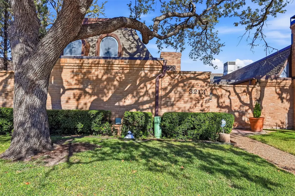 3213 Stonehenge Lane, Carrollton, TX 75006 - Image #1