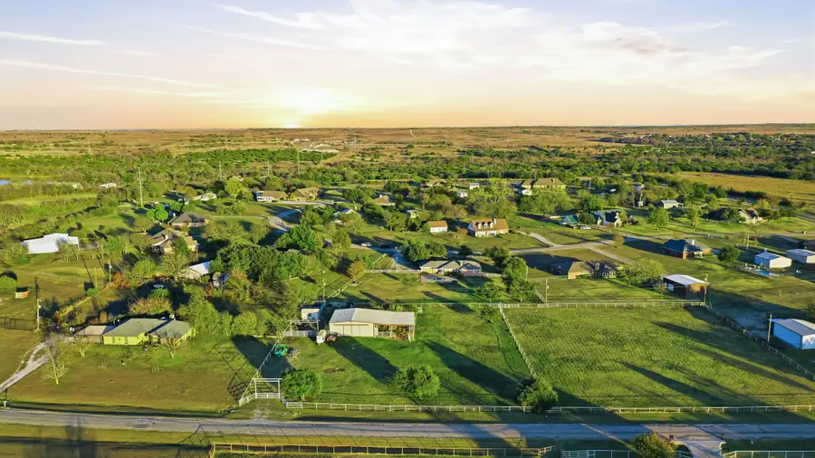 313 Buena Vista Drive, Willow Park, TX 76087 - Image #2