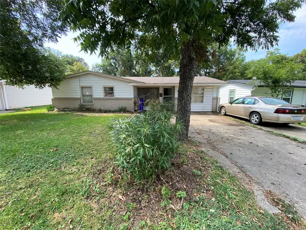 2638 Squire Place, Farmers Branch, TX 75234