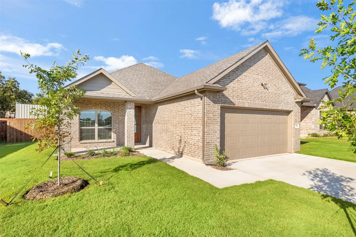 701 Escovedo Drive, Italy, TX 76651 - Image #1