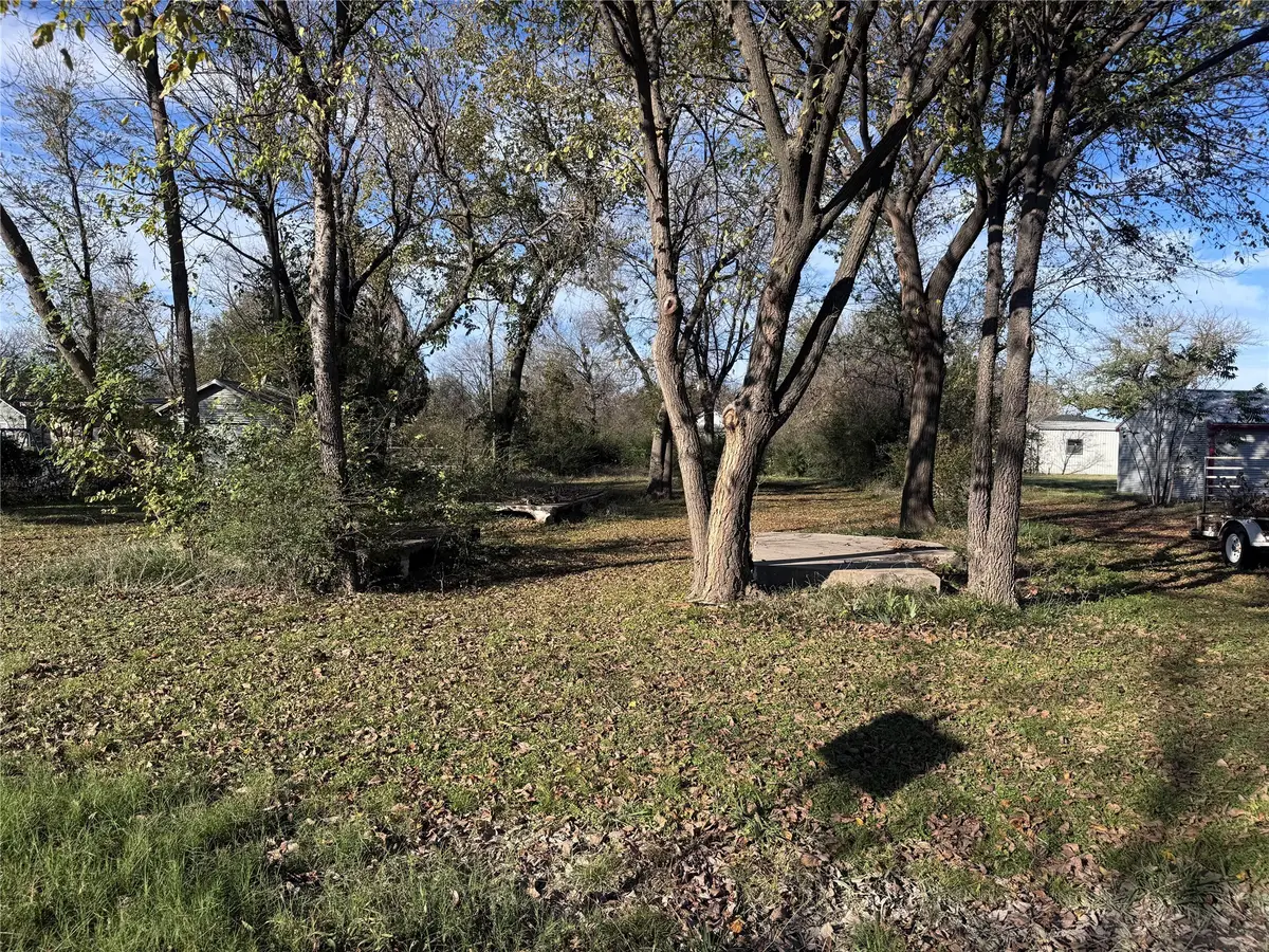 105 3rd Street, Valley View, TX 76272 - Image #1