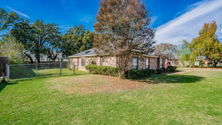 4018 View Point Drive, Granbury, TX 76048 - Image #3