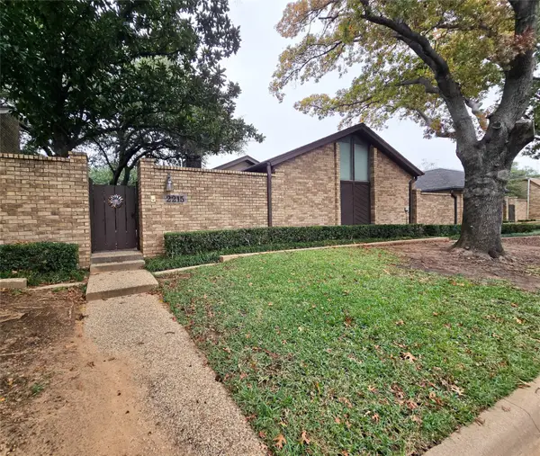 2215 Winter Sunday Way, Arlington, TX 76012
