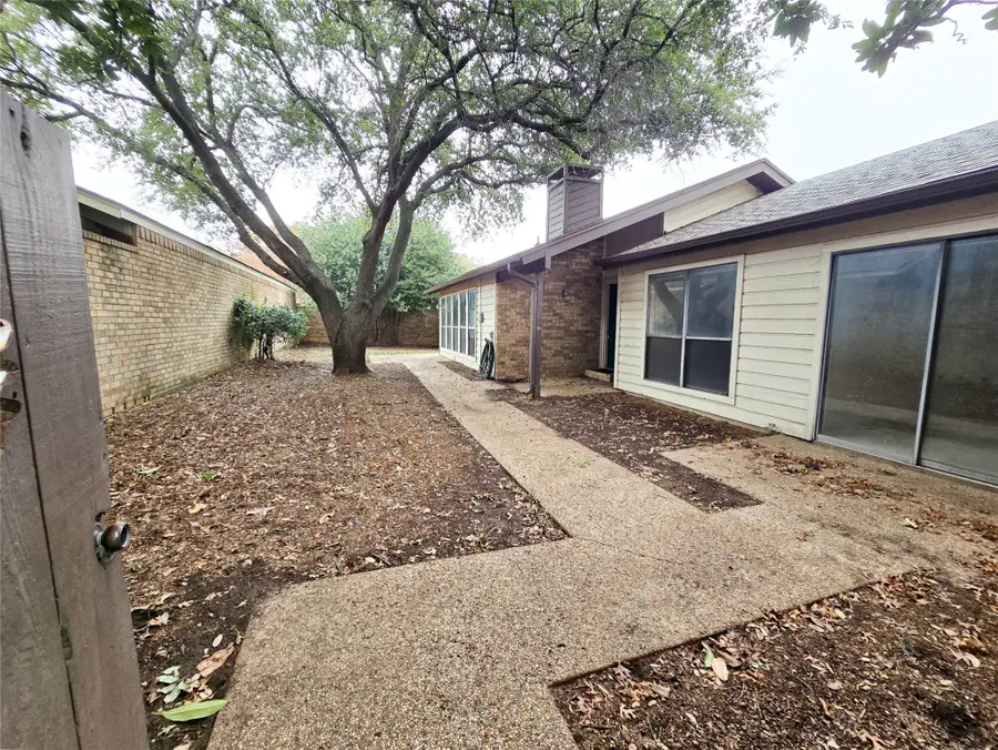 2215 Winter Sunday Way, Arlington, TX 76012 - Image #3