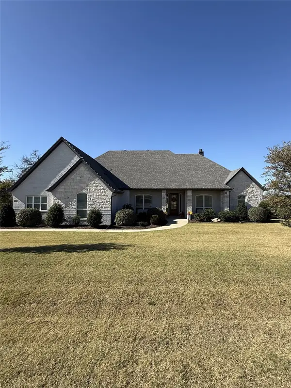 235 Columbia Court, Springtown, TX 76082