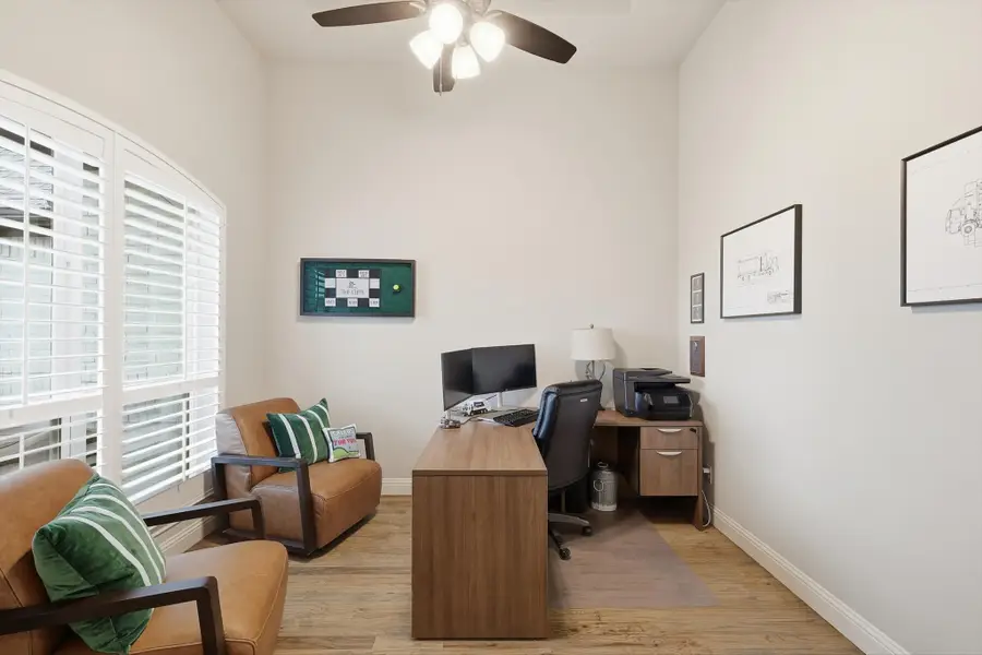 235 Columbia Court, Springtown, TX 76082 - Image #3