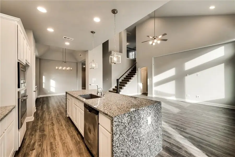 2000 Crescent Street, Fort Worth, TX 76008 - Image #2